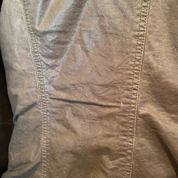 (Q40) Leather Jacket - Picture 6 of 8